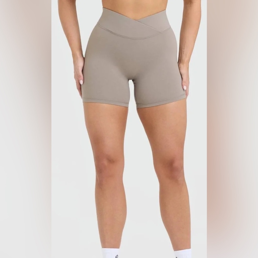 ONER ACTIVE DEEP TAUPE UNIFIEDMOVE™ WRAP SHORTS WHITE LOGO 6"